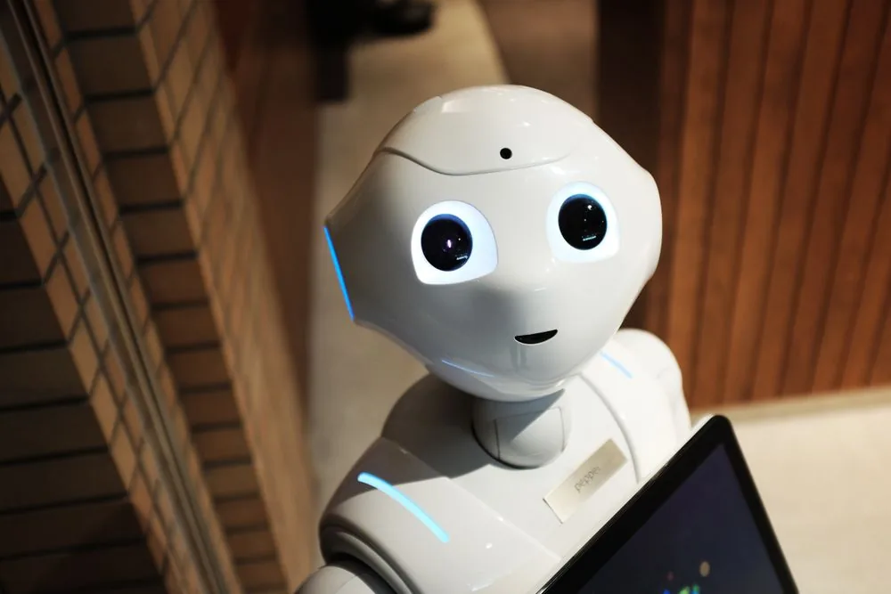 A white humanoid robot representing fake bot views, contrasted with high-retention Twitch views that have genuine watch time